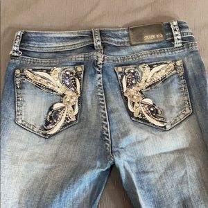 Skinny Jean with pocket detail